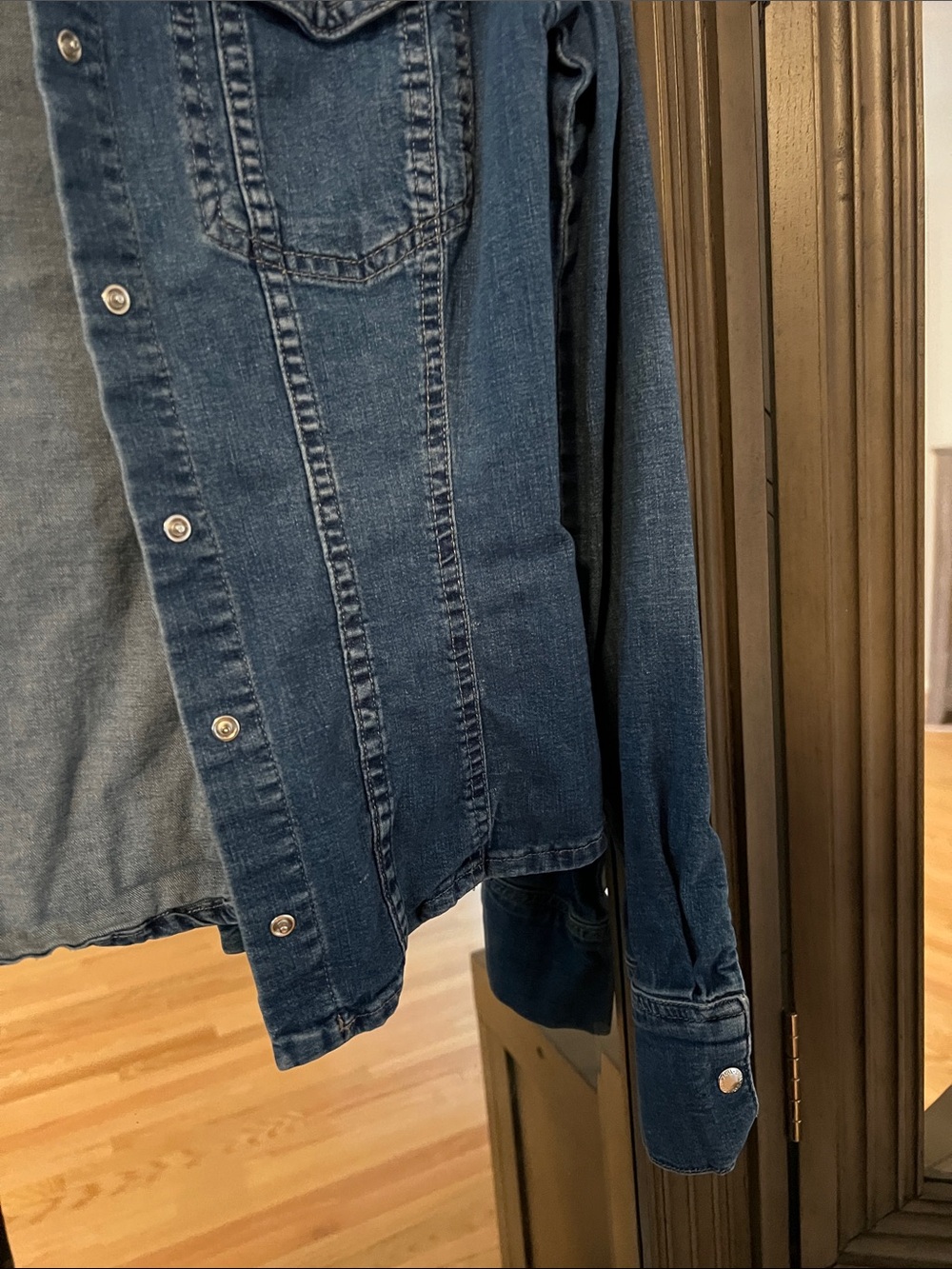 Zara Medium Blue Denim shirt with Chest Pockets : RUNS SMALL - Picture 4 of 5
